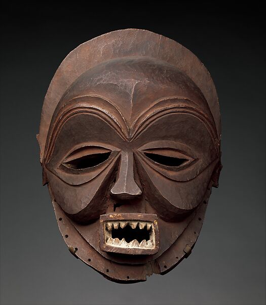 Sachihongo mask, Mbunda artist, Wood, pigment, Mbunda